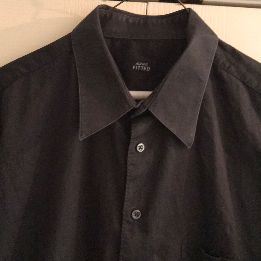 Men’s Fitted Button Down